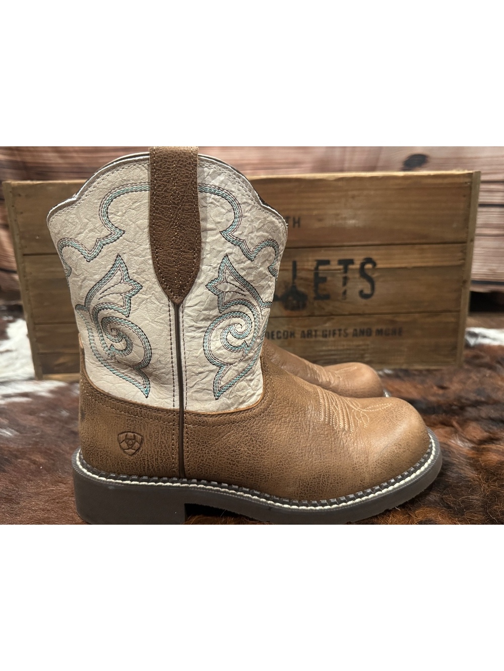 NEW Ariat Fatbaby Heritage Tess Western Boots – Women’s Size 9½ B